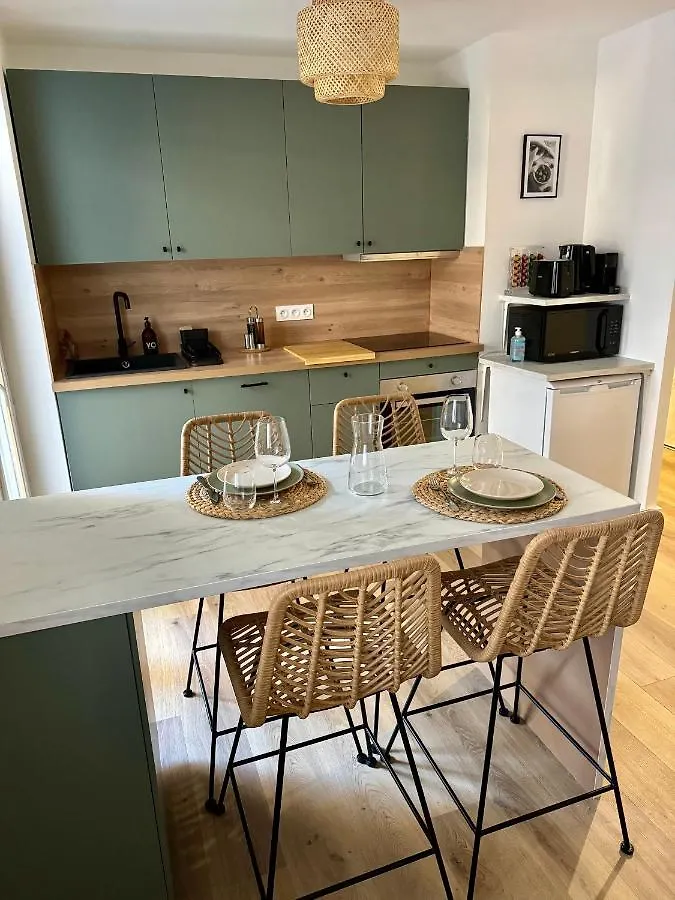Cocon 2 Pieces Avec Grande Terrasse A Vauban Apartment Marseille France